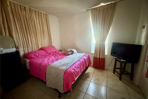 Immobilier commercial à vendre à Miami, Floride: 296.92 m2 № 1953565 - photo 10