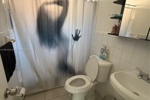 Immobilier commercial à vendre à Miami, Floride: 296.92 m2 № 1953565 - photo 23