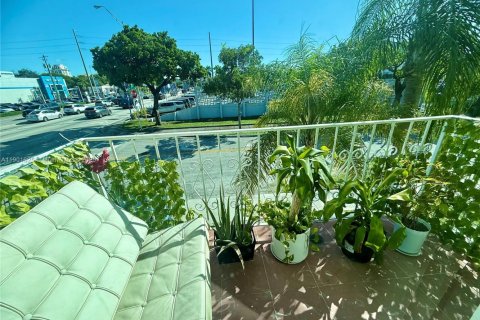 Immobilier commercial à vendre à Miami, Floride: 296.92 m2 № 1953565 - photo 8