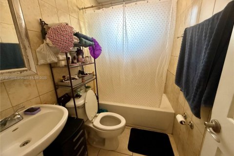 Immobilier commercial à vendre à Miami, Floride: 296.92 m2 № 1953565 - photo 11