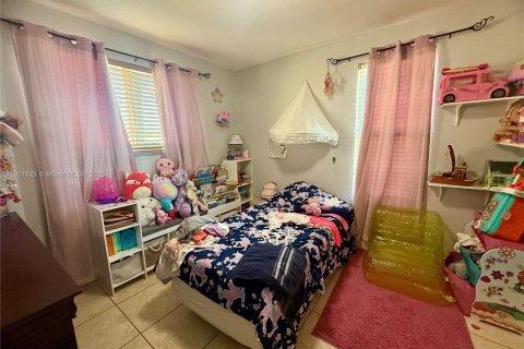 Immobilier commercial à vendre à Miami, Floride: 296.92 m2 № 1953565 - photo 4