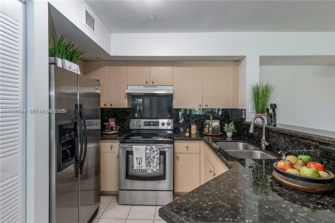 Condominio en West Palm Beach, Florida, 2 dormitorios  № 2079731