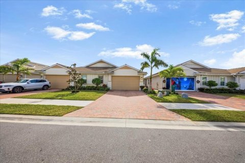 House in Naples, Florida 2 bedrooms, 138.98 sq.m. № 2127685 - photo 24