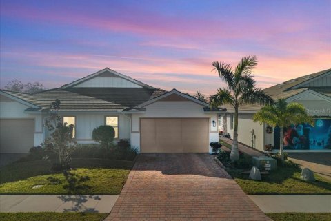 Casa en Naples, Florida 2 dormitorios, 138.98 m2 № 2127685
