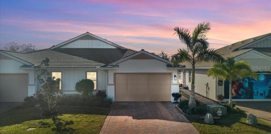 House in Naples, Florida 2 bedrooms, 138.98 sq.m. № 2127685