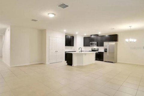 Casa en venta en Kissimmee, Florida, 4 dormitorios, 240.25 m2 № 1804918 - foto 4