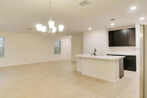Casa en venta en Kissimmee, Florida, 4 dormitorios, 240.25 m2 № 1804918 - foto 3