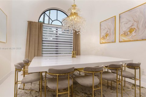 House in Plantation, Florida 7 bedrooms, 350.06 sq.m. № 2061305 - photo 5