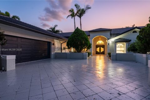 House in Plantation, Florida 7 bedrooms, 350.06 sq.m. № 2061305
