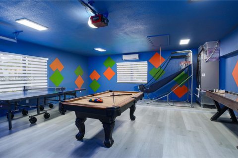 House in Plantation, Florida 7 bedrooms, 350.06 sq.m. № 2061305 - photo 30