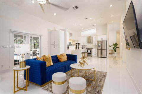 House in Plantation, Florida 7 bedrooms, 350.06 sq.m. № 2061305 - photo 10
