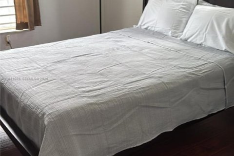 Снять в аренду квартиру в Дорал, Флорида 2 спальни, 96.62м2, № 2000758 - фото 3