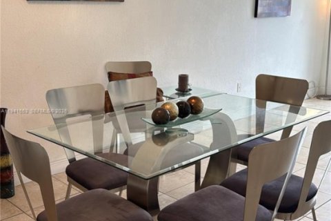 Apartment in Doral, Florida 2 bedrooms, 96.62 sq.m. № 2000758