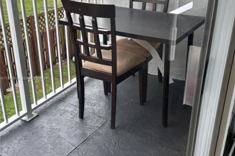 Снять в аренду квартиру в Дорал, Флорида 2 спальни, 96.62м2, № 2000758 - фото 6