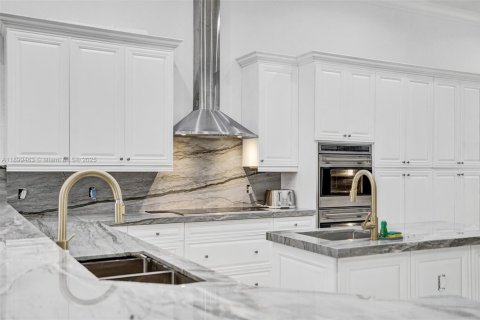 Villa ou maison à louer à Davie, Floride: 9 chambres, 521.46 m2 № 1951236 - photo 29