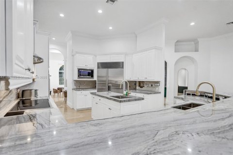 Villa ou maison à louer à Davie, Floride: 9 chambres, 521.46 m2 № 1951236 - photo 27