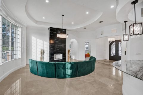 Villa ou maison à louer à Davie, Floride: 9 chambres, 521.46 m2 № 1951236 - photo 24