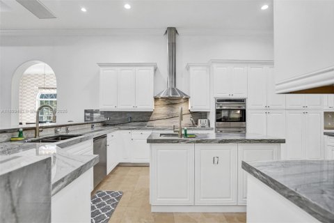 Villa ou maison à louer à Davie, Floride: 9 chambres, 521.46 m2 № 1951236 - photo 11