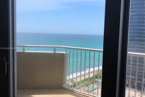 Снять в аренду кондоминиум в Халландейл-Бич, Флорида 1 спальня, 80.82м2, № 1974763 - фото 14