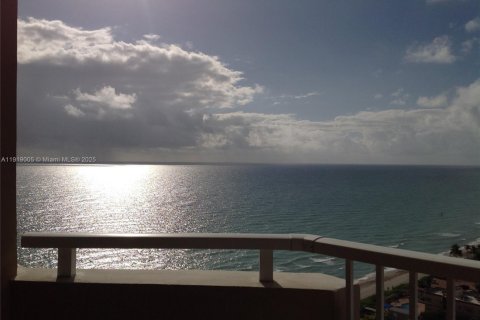 Снять в аренду кондоминиум в Халландейл-Бич, Флорида 1 спальня, 80.82м2, № 1974763 - фото 23