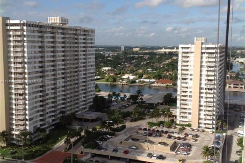 Снять в аренду кондоминиум в Халландейл-Бич, Флорида 1 спальня, 80.82м2, № 1974763 - фото 12