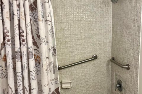 Снять в аренду кондоминиум в Халландейл-Бич, Флорида 1 спальня, 80.82м2, № 1974763 - фото 9