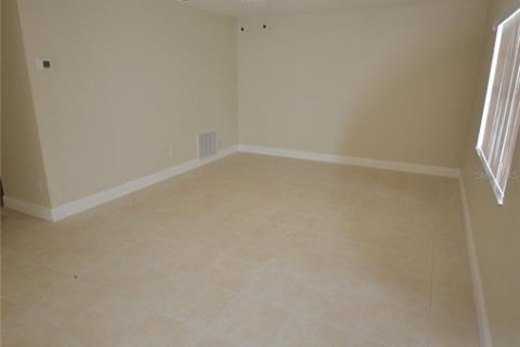 House in Deltona, Florida 3 bedrooms, 103.21 sq.m. № 1848058 - photo 6