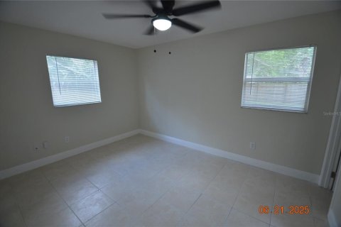 House in Deltona, Florida 3 bedrooms, 103.21 sq.m. № 1848058 - photo 3