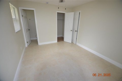 House in Deltona, Florida 3 bedrooms, 103.21 sq.m. № 1848058 - photo 4