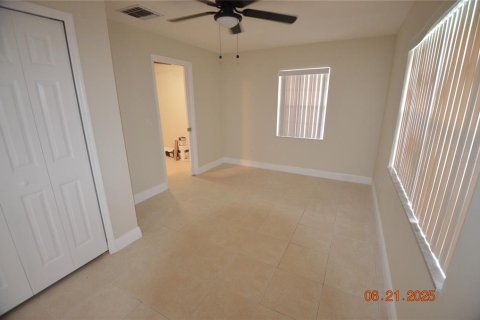 House in Deltona, Florida 3 bedrooms, 103.21 sq.m. № 1848058 - photo 8