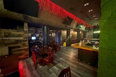 Propiedad comercial en Miami Beach, Florida № 2037912