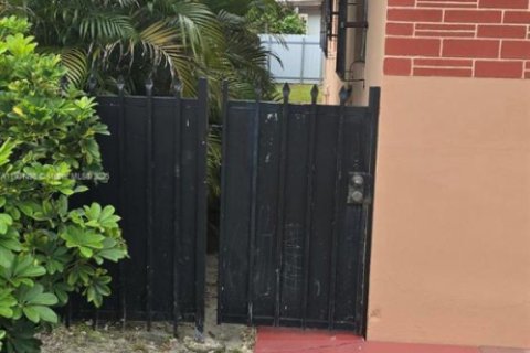 Купить виллу или дом в Майами, Флорида 3 спальни, 183.95м2, № 2017037 - фото 14