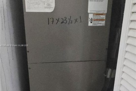 Купить виллу или дом в Майами, Флорида 3 спальни, 183.95м2, № 2017037 - фото 16