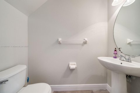 Touwnhouse à vendre à Tamarac, Floride: 2 chambres, 103.12 m2 № 1965177 - photo 18