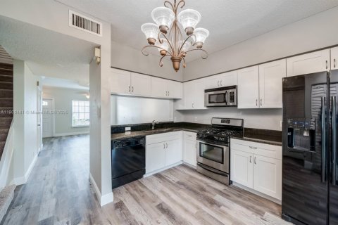 Touwnhouse à vendre à Tamarac, Floride: 2 chambres, 103.12 m2 № 1965177 - photo 30