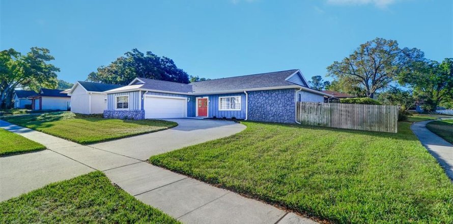 Villa ou maison à Palm Harbor, Floride 3 chambres, 180.88 m2 № 1908617