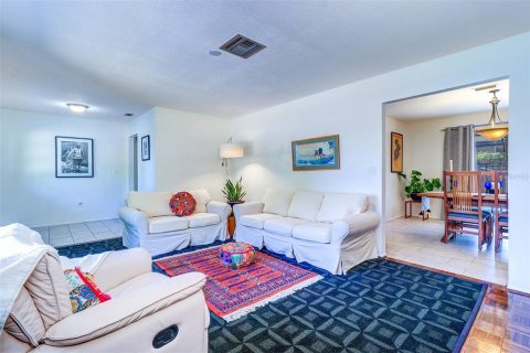 Villa ou maison à vendre à Palm Harbor, Floride: 3 chambres, 180.88 m2 № 1908617 - photo 6