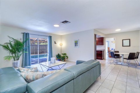 Villa ou maison à vendre à Palm Harbor, Floride: 3 chambres, 180.88 m2 № 1908617 - photo 8