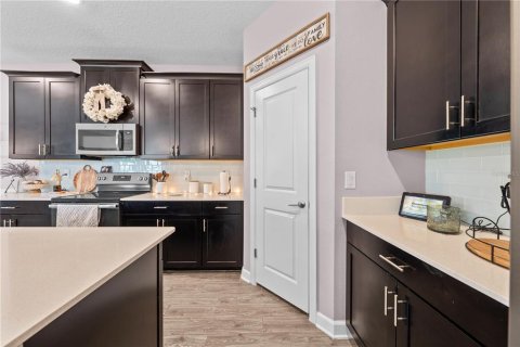 Casa en venta en Orlando, Florida, 5 dormitorios, 228.63 m2 № 2381050 - foto 10