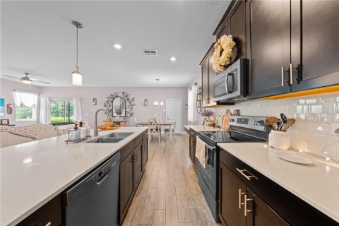 Casa en venta en Orlando, Florida, 5 dormitorios, 228.63 m2 № 2381050 - foto 13
