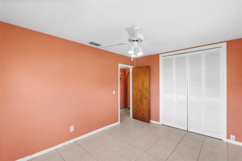 House in Largo, Florida 2 bedrooms, 161.19 sq.m. № 2110124 - photo 22
