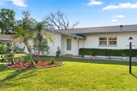 House in Largo, Florida 2 bedrooms, 161.19 sq.m. № 2110124 - photo 2