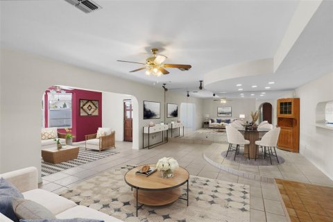 House in Largo, Florida 2 bedrooms, 161.19 sq.m. № 2110124 - photo 3