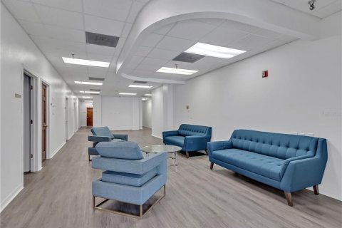 Снять в аренду коммерческую недвижимость в Плант-Сити, Флорида 1053.7м2, № 1781091 - фото 4
