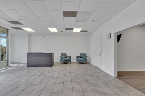 Immobilier commercial à louer à Plant City, Floride: 1053.7 m2 № 1781091 - photo 16