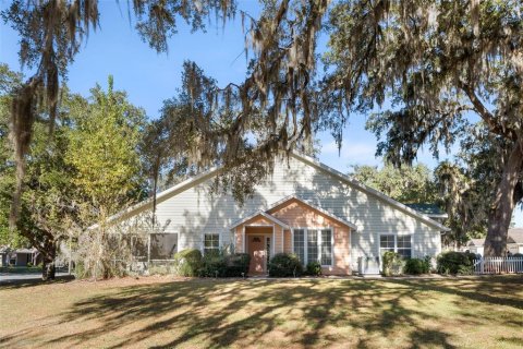 Townhouse in Alachua, Florida 2 bedrooms, 115.48 sq.m. № 2121055