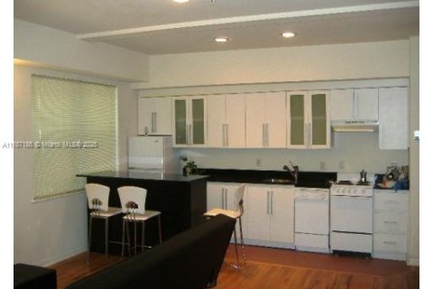 Condominio en venta en Miami Beach, Florida, 1 dormitorio, 56.3 m2 № 1868693 - foto 3
