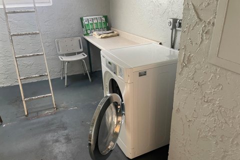 Купить кондоминиум в Палм Спрингс, Флорида 3 комнаты, 72м2, № 2259702 - фото 22
