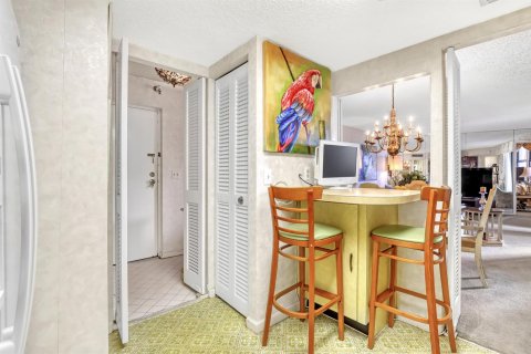 Condo in Riviera Beach, Florida, 2 bedrooms  № 2175706 - photo 11
