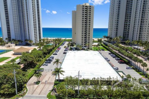 Condo in Riviera Beach, Florida, 2 bedrooms  № 2175706 - photo 30